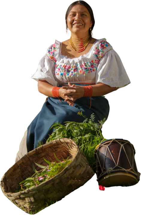 Martha Arotingo con plantas medicinales